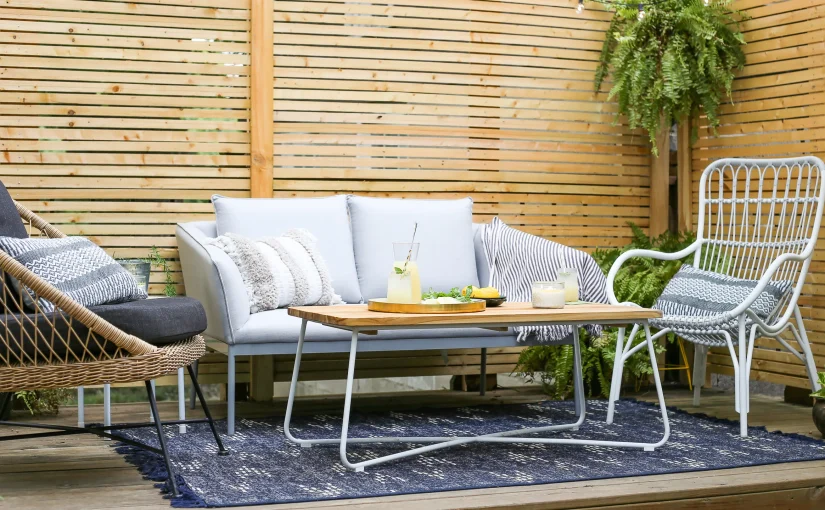 Transform Your Wood Deck with the Best Outdoor Rugs