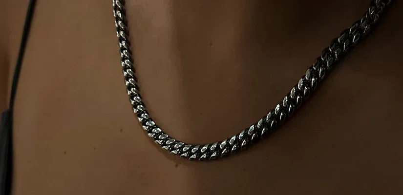 The Power of Cuban Chains: Making a Statement with Iconic Jewelry
