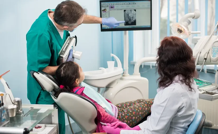 How To Properly Floss: Dentist Tutorial