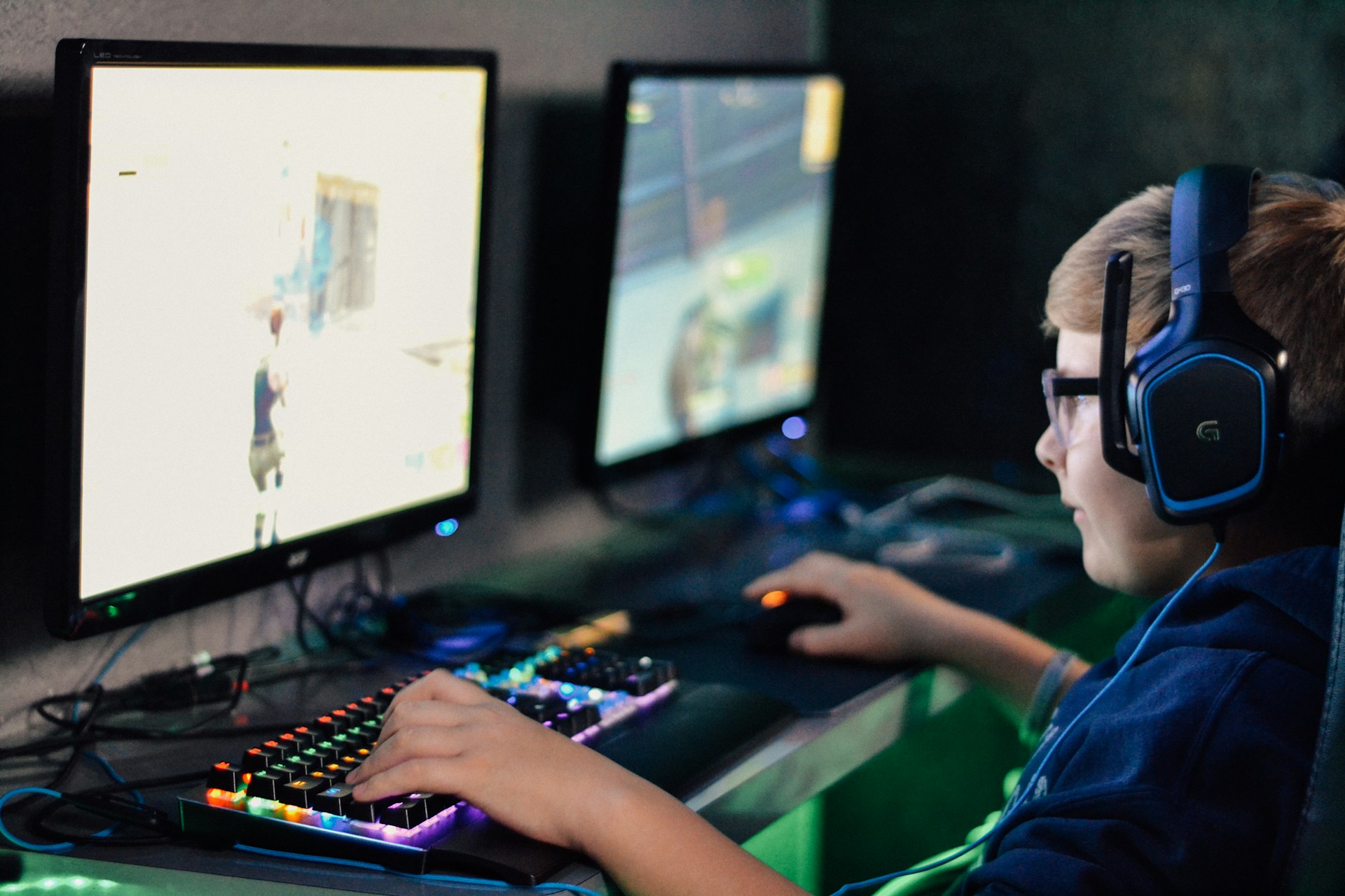 Top Tips For Mastering Online Gaming: Ultimate Guide